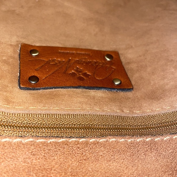 Beautiful Patricia Nash Gold embossed accordion crossbody bag - Picture 12 of 13